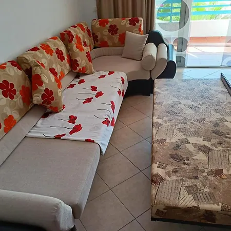 Italian Style Apartment *